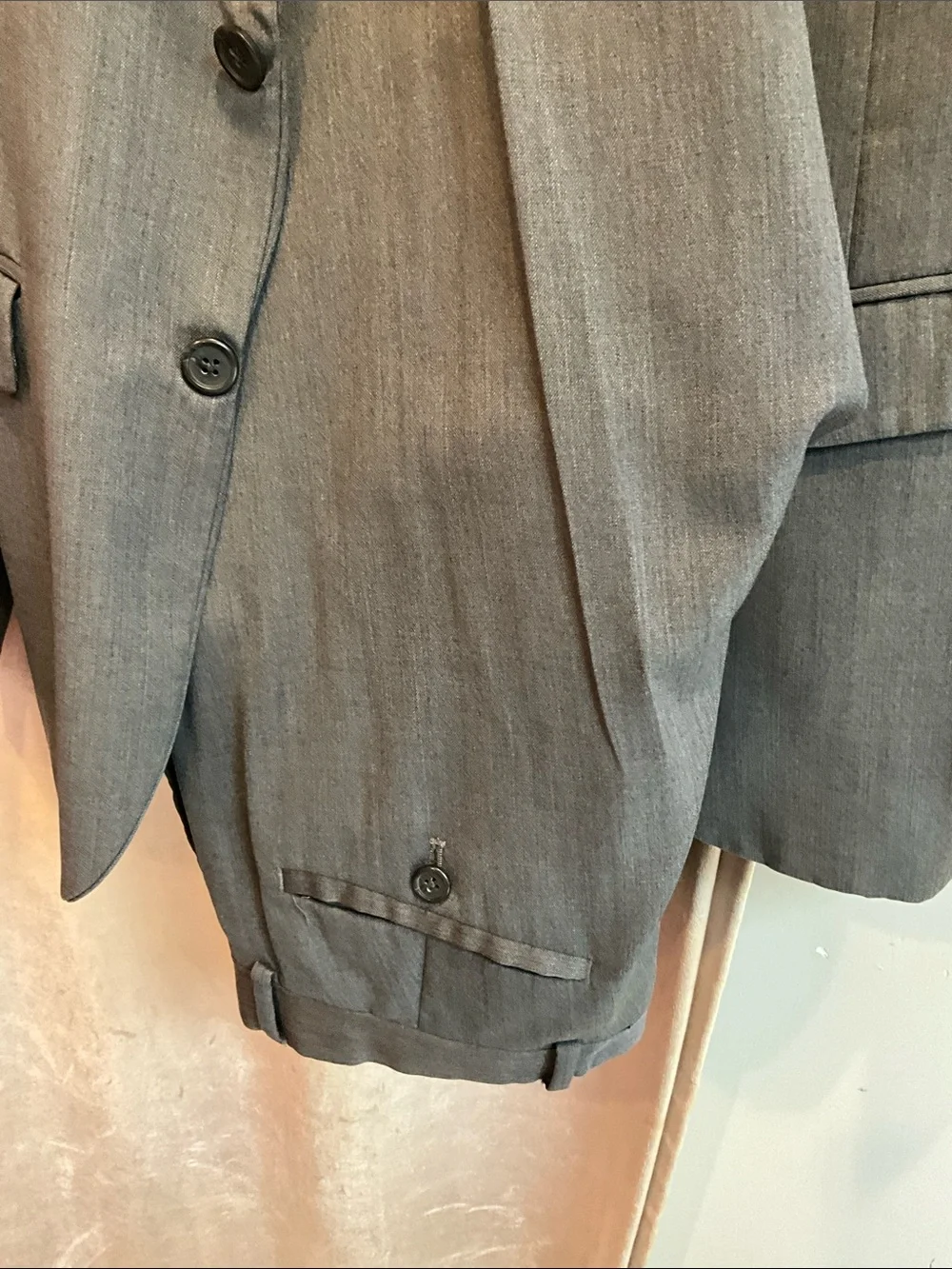 Egara Men's Gray Two-Button Suit Jacket and trousers